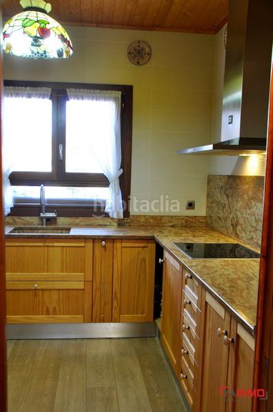 Foto 49471fe2-9d3f-4719-accb-1c80d3e58195. Casa amb calefacció aparcament a Zambrana