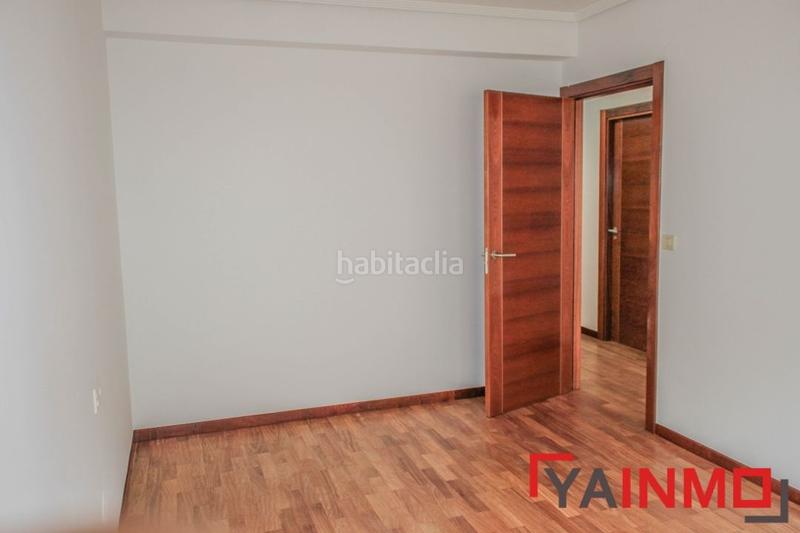 Foto 0154a795-f95f-4044-a6f1-3c124ca9270c. Casa adossada amb calefacció aparcament a Zabalgana Vitoria - Gasteiz