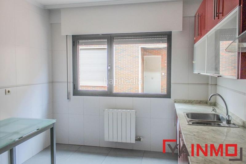 Foto 10c9ac98-7d11-4f5f-b006-ba391969c0ff. Casa adossada amb calefacció aparcament a Zabalgana Vitoria - Gasteiz