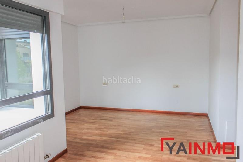 Foto 18e2db9c-e8cf-4694-a417-d4415a50289c. Casa adossada amb calefacció aparcament a Zabalgana Vitoria - Gasteiz