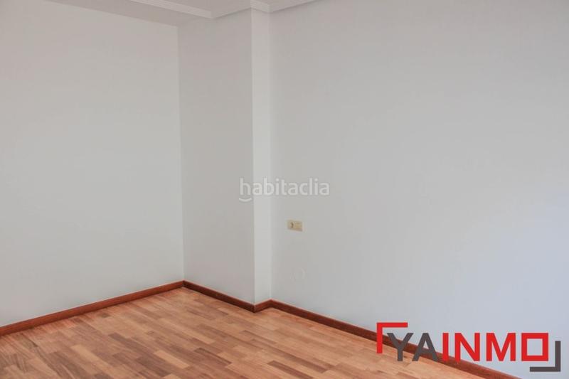 Foto 29120df1-7f19-4f21-afda-63a64450c2f5. Casa adossada amb calefacció aparcament a Zabalgana Vitoria - Gasteiz