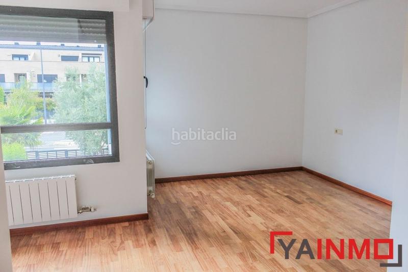 Foto 2d1a6003-028e-42a8-ad76-508add9a3024. Casa adossada amb calefacció aparcament a Zabalgana Vitoria - Gasteiz