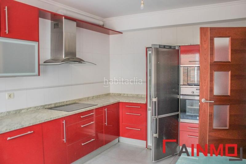 Foto 596479f2-285e-437b-a8ae-96194ec92899. Casa adossada amb calefacció aparcament a Zabalgana Vitoria - Gasteiz