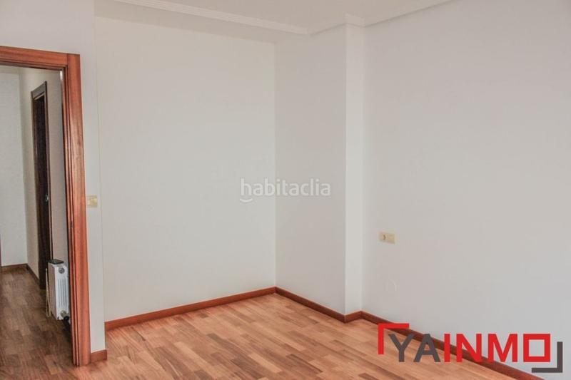 Foto a3c2368d-6a37-4034-aa99-f2dfd8d61057. Casa adossada amb calefacció aparcament a Zabalgana Vitoria - Gasteiz