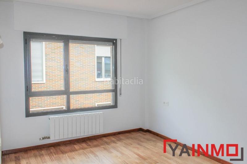 Foto a8e25d16-0333-4264-9460-d6f7bcdea2ab. Casa adossada amb calefacció aparcament a Zabalgana Vitoria - Gasteiz