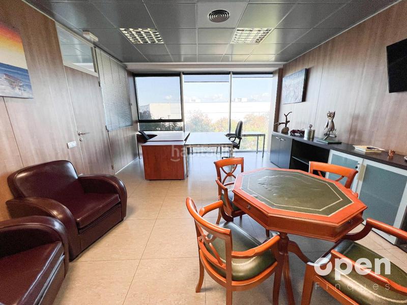 Foto f1d42a1a-6e34-4906-931d-782747a7e747. Location bureau avec chauffage dans Les Fonts Terrassa