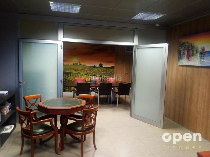 Foto 9884f490-c60a-4dd9-9740-9077dd6c592e. Rent office space with heating in Les Fonts Terrassa