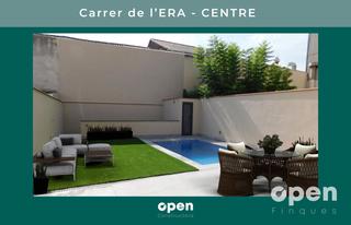 Semi detached house in De l'era 33. Calle de la era