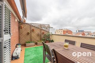 Duplex  Ample. Calle ample