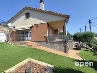 Chalet  Bergued. Calle bergued  can serra  vacarisses