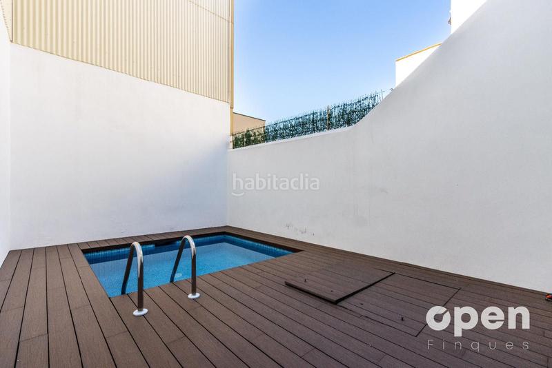 Foto a9030487-53fb-40f5-9049-434bad0b7266. Casa adossada amb calefacció piscina a Segle XX Terrassa