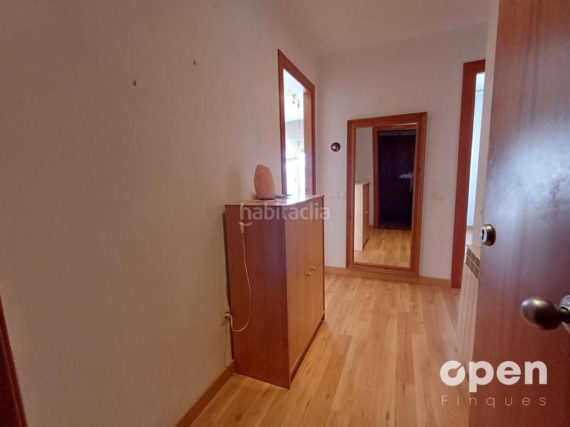 Foto f7ba97e3-e03d-417d-9ecf-45765d8a6e77. Pis amb calefacció aparcament a Egara Terrassa