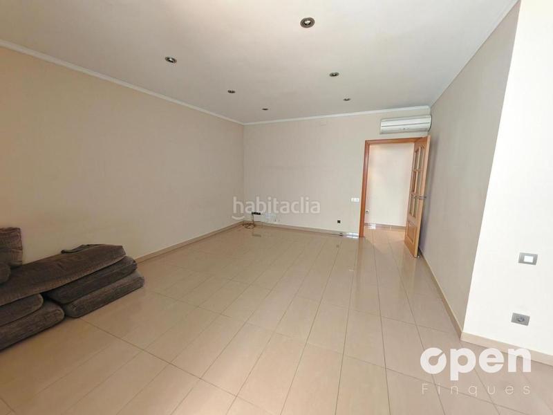 Foto 799142f1-1d49-41a0-98d2-69b9b95d2510. Haus mit heizung parking in Les Arenes - La Grípia - Can Montllor Terrassa