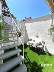 Casa adossada  Sagrament. Passaje sagrament