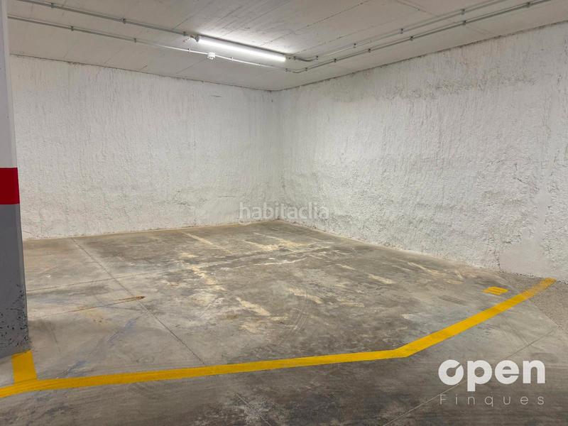 Foto 0cdcc84b-fb13-4bda-a87d-25490852fd8a. Parking coche calle berguedà en Can Palet Terrassa