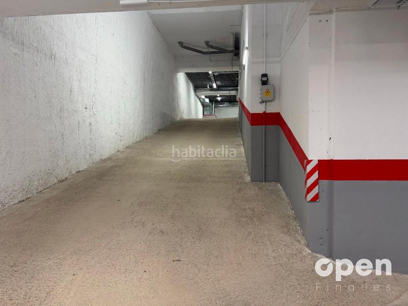 Foto a3534030-ff9c-455a-aa95-75e9b78cefce. Parking coche calle berguedà en Can Palet Terrassa