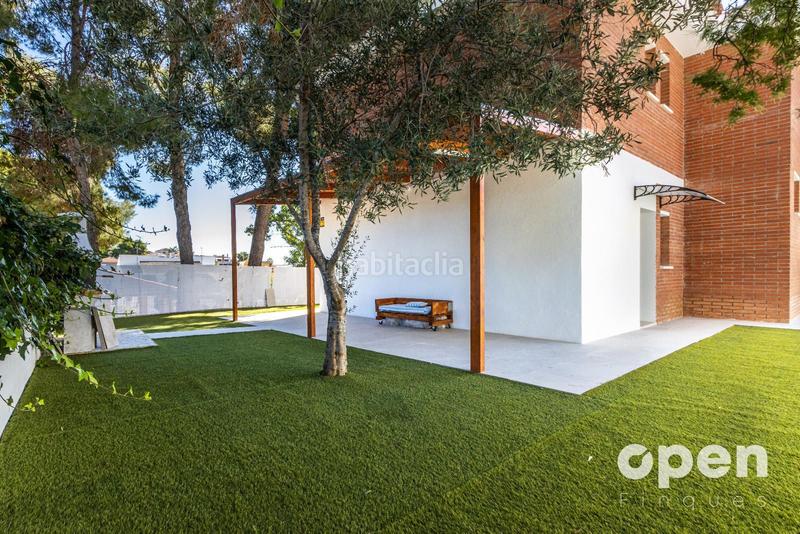 Foto 0507d0b6-ff85-43d0-a77a-843f6d48532c. Chalet zona can torrents en Cunit residencial Cunit