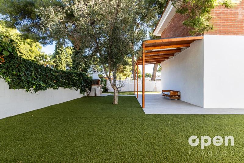 Foto 37700f12-4535-451a-b020-42b10ae95f70. Chalet zona can torrents en Cunit residencial Cunit