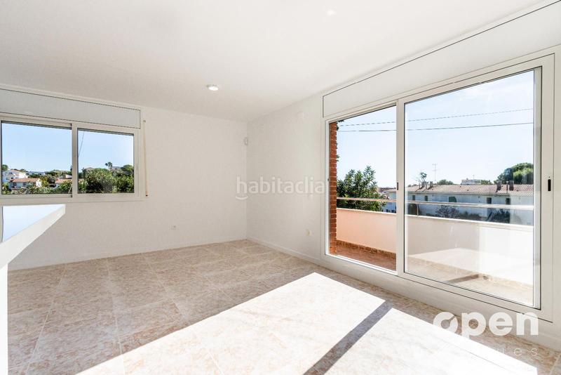 Foto 5121450d-cda3-4713-a171-fdd1890e29d4. Chalet zona can torrents en Cunit residencial Cunit