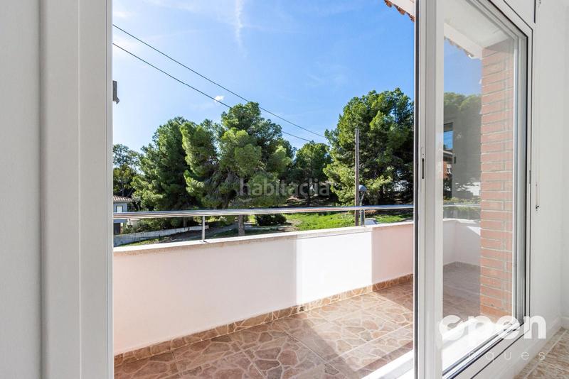 Foto 6216516d-17ff-4d07-8e9a-6578e4ab7d8e. Chalet zona can torrents en Cunit residencial Cunit