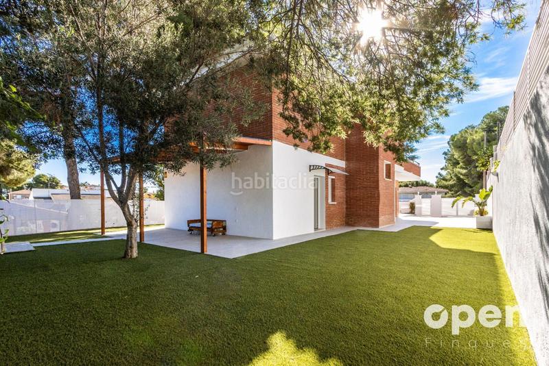 Foto 6b205fdb-3904-4dd5-9184-e4c52ee91c35. Chalet zona can torrents en Cunit residencial Cunit