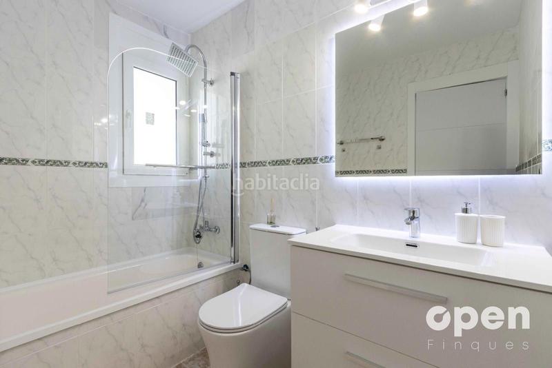 Foto 930498ec-9a2f-446e-8516-2f91bfa4f409. Chalet zona can torrents en Cunit residencial Cunit