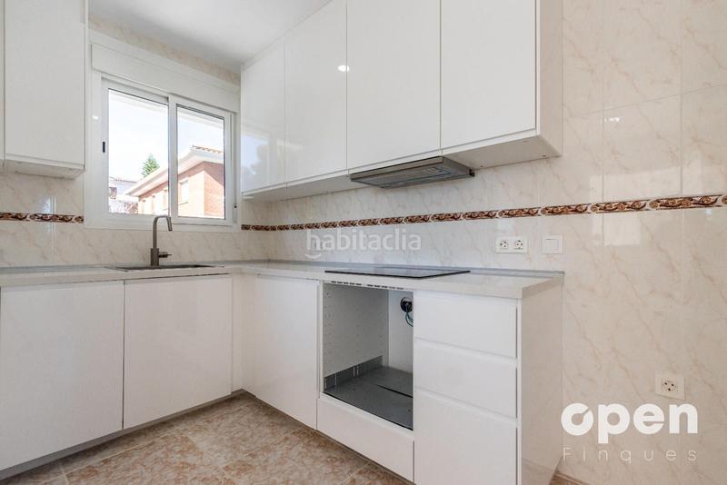 Foto e64e5b1f-6e77-403d-bbfc-3a384853f3a8. Chalet zona can torrents en Cunit residencial Cunit