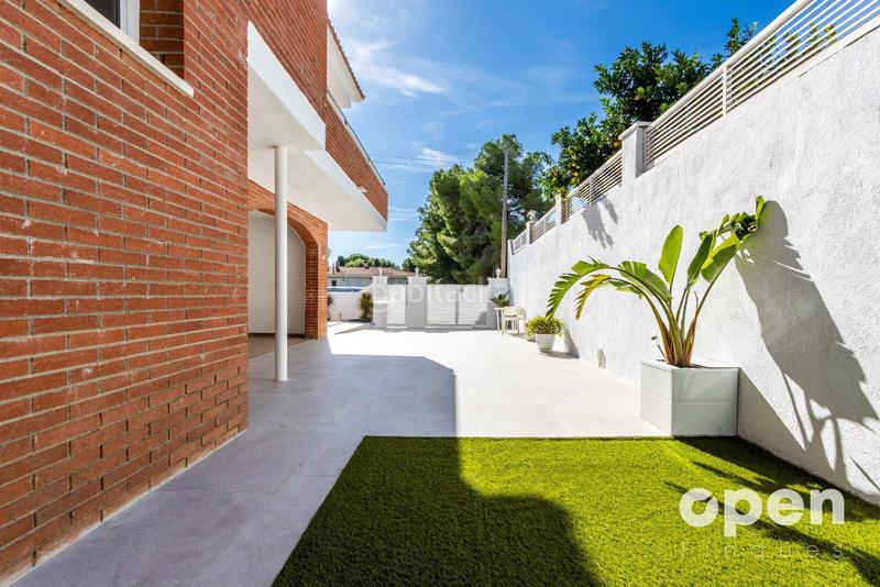 Foto f5970c20-7ef2-4830-9278-501b4e6f9fad. Chalet zona can torrents en Cunit residencial Cunit