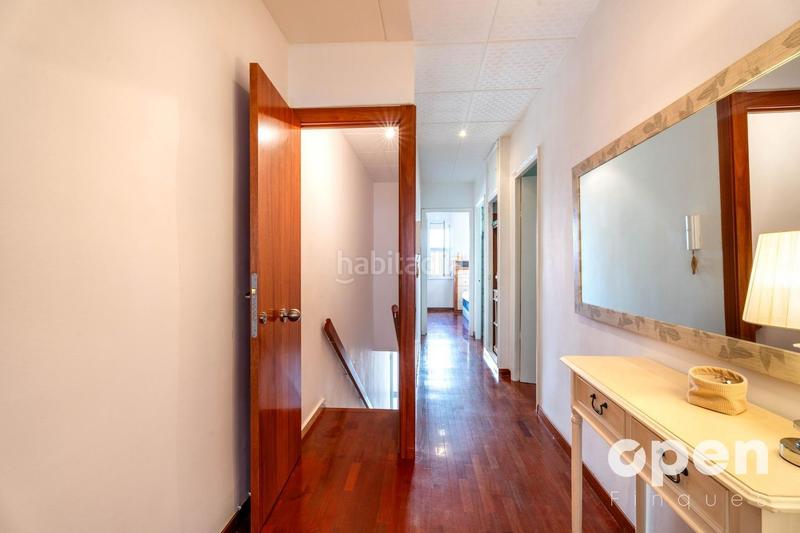 Foto 00cb8835-abec-4eb0-8093-9fe30dd505bc. Casa adosada calle de pau claris en Barri del Centre Terrassa