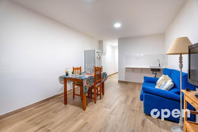 Foto 22c8fa0a-f3f0-4c2b-94ac-374c7add4d9e. Casa adosada calle de pau claris en Barri del Centre Terrassa