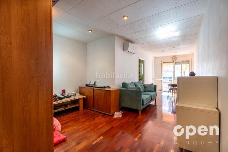 Foto 2c685702-10b4-4d61-9e15-1dc4124efbec. Casa adosada calle de pau claris en Barri del Centre Terrassa