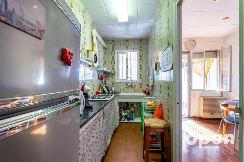 Foto 65c5b0cc-327f-4fcb-9476-26a4cdb94c1c. Casa adosada calle de pau claris en Barri del Centre Terrassa