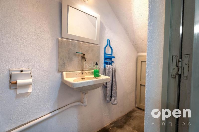 Foto 8635b74a-6a7c-411f-9fa8-5dc0e64fe586. Casa adosada calle de pau claris en Barri del Centre Terrassa