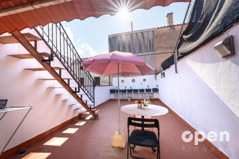 Foto c140b6c2-072b-46b0-9d3d-56500f64843e. Casa adosada calle de pau claris en Barri del Centre Terrassa