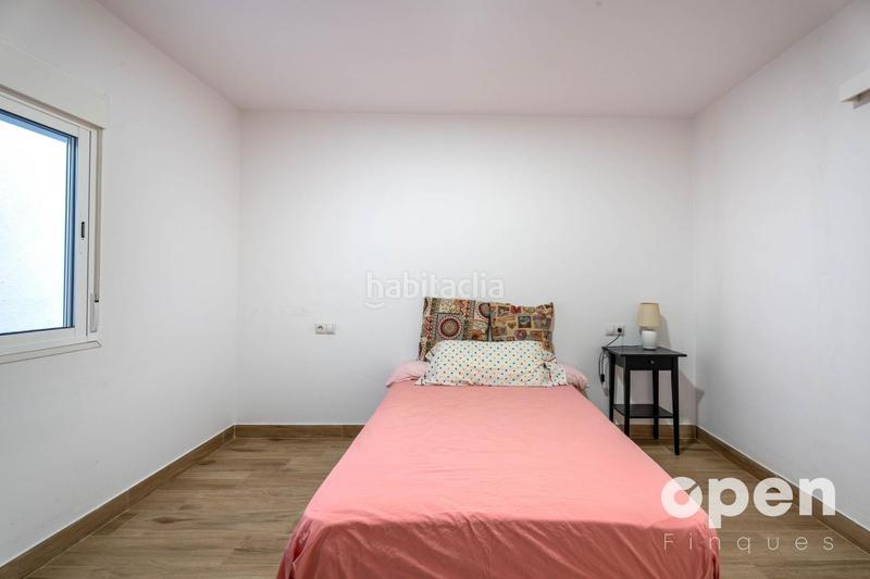 Foto c6e658ed-0cc0-411f-a303-2c4090716b1e. Casa adosada calle de pau claris en Barri del Centre Terrassa