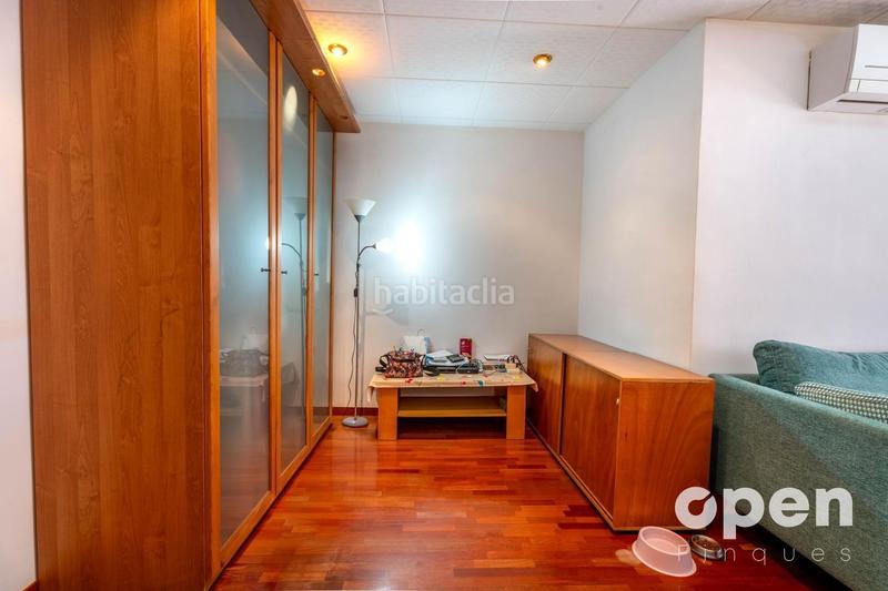 Foto e0d6d960-dc35-4eec-9e85-c32a46c3afd0. Casa adosada calle de pau claris en Barri del Centre Terrassa