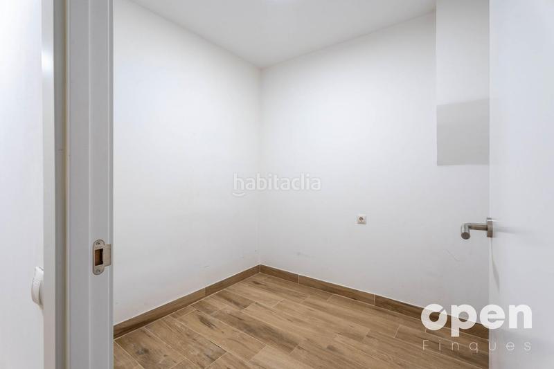 Foto e627ae7d-2382-433e-9c37-7dd50f534caa. Casa adosada calle de pau claris en Barri del Centre Terrassa