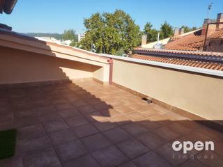 Maison  Valencia. Valencia  zona can roses  rubi