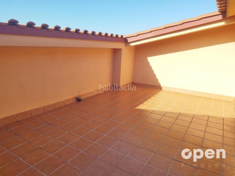 Foto 22a2026e-541f-417c-be0d-12b1bbab38b7. Casa con riscaldamento parcheggio in Ca n´Oriol Rubí