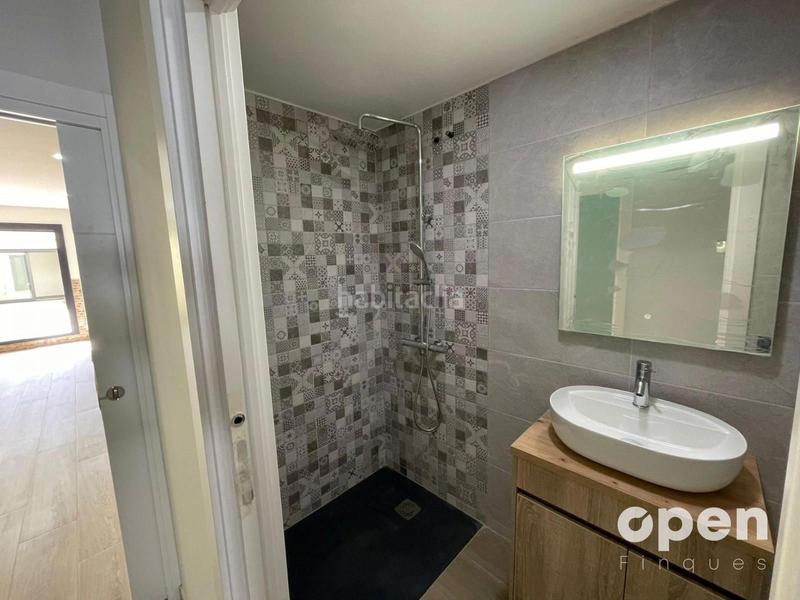 Foto 8debbe33-de50-43bc-b51e-3b7591408df9. Pis amb calefacció a Ca n'Aurell Terrassa