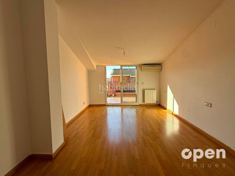 Foto f89bd94b-7bb7-4447-a352-a90a277a1555. Zweistöckige wohnung mit heizung parking in Ca n´Oriol Rubí