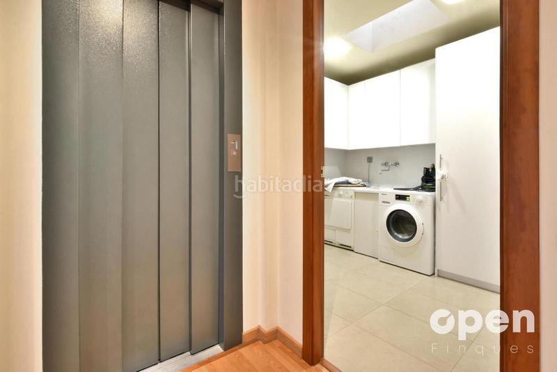 Foto 1615c889-8d3b-4b44-bd82-455428c6516e. Casa adosada calle de la poetessa caparà en Sant Pere Nord Terrassa