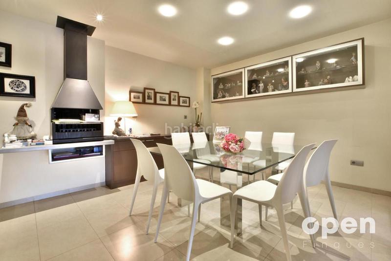 Foto 4ea59cef-680d-4141-aede-fcf455a68415. Casa adosada calle de la poetessa caparà en Sant Pere Nord Terrassa