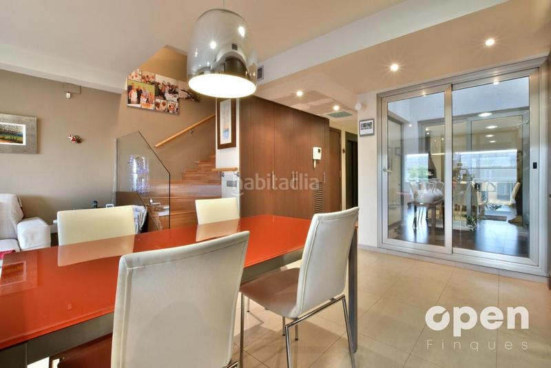 Foto bf9da9f0-09cc-4ef8-a1d0-2fbe74dc8e43. Casa adosada calle de la poetessa caparà en Sant Pere Nord Terrassa