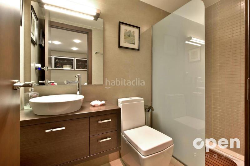 Foto cbe18dee-3476-42b3-8362-a4d09dc809df. Casa adosada calle de la poetessa caparà en Sant Pere Nord Terrassa