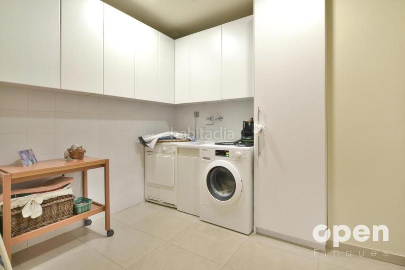 Foto f39e0afd-0ebd-47a0-bc6d-4d0c58390a86. Casa adosada calle de la poetessa caparà en Sant Pere Nord Terrassa