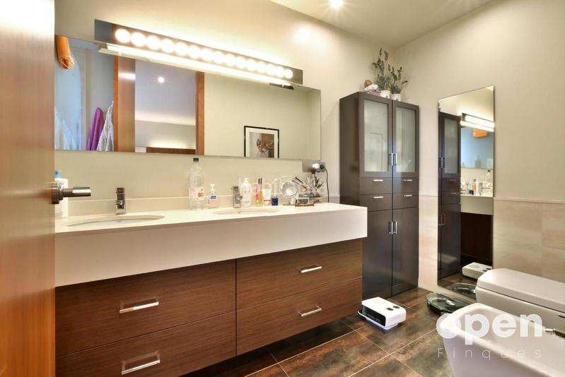 Foto fc497337-11ff-413c-a91e-9a83e85cf5ac. Casa adosada calle de la poetessa caparà en Sant Pere Nord Terrassa