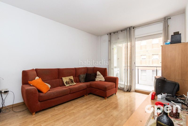 Foto 2c2ce947-e291-4f69-a196-1786b5f73a43. Pis amb calefacció aparcament a Egara Terrassa