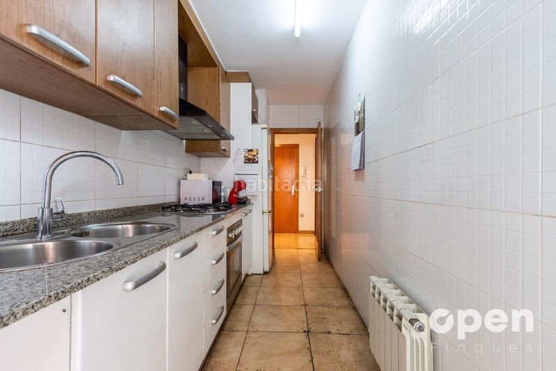 Foto 485a0a71-2ee2-4856-9939-6897c5534e47. Pis amb calefacció aparcament a Egara Terrassa