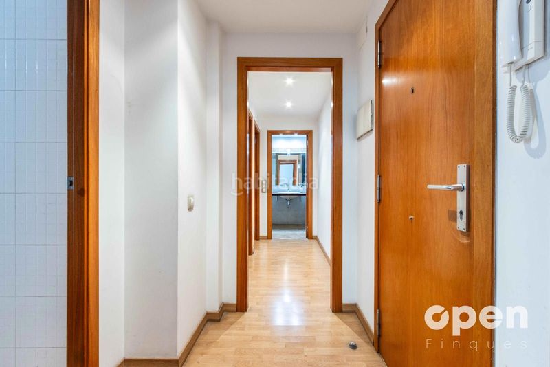 Foto 539fe975-0fae-404c-9910-91f233d8e7df. Pis amb calefacció aparcament a Egara Terrassa